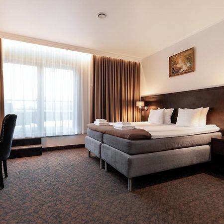 Adoryal Hotell ทาลลินน์ ภายนอก รูปภาพ