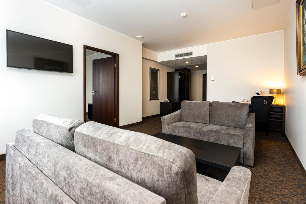 Adoryal Hotell ทาลลินน์ ภายนอก รูปภาพ