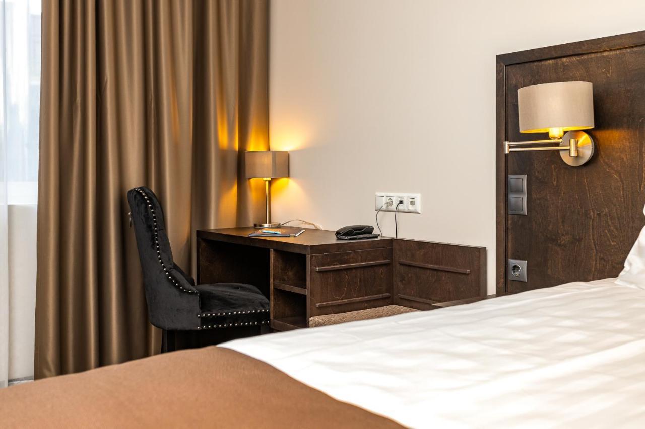 Adoryal Hotell ทาลลินน์ ภายนอก รูปภาพ