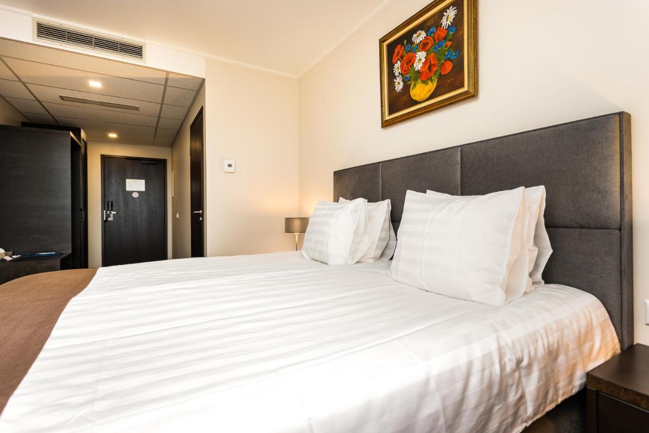 Adoryal Hotell ทาลลินน์ ภายนอก รูปภาพ
