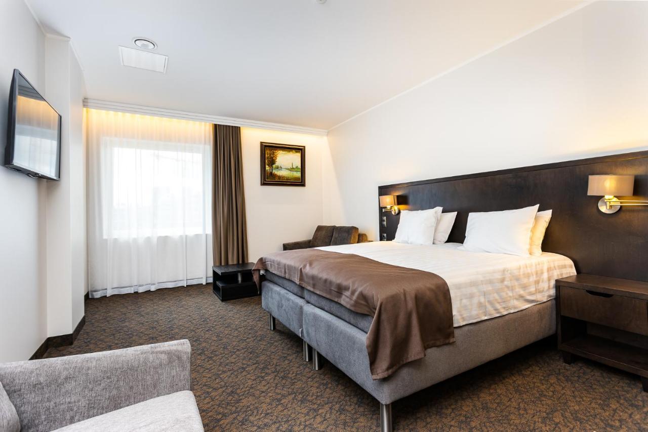 Adoryal Hotell ทาลลินน์ ภายนอก รูปภาพ