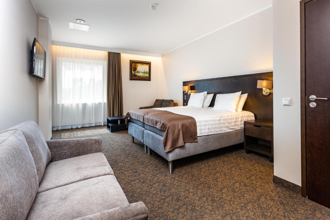 Adoryal Hotell ทาลลินน์ ภายนอก รูปภาพ