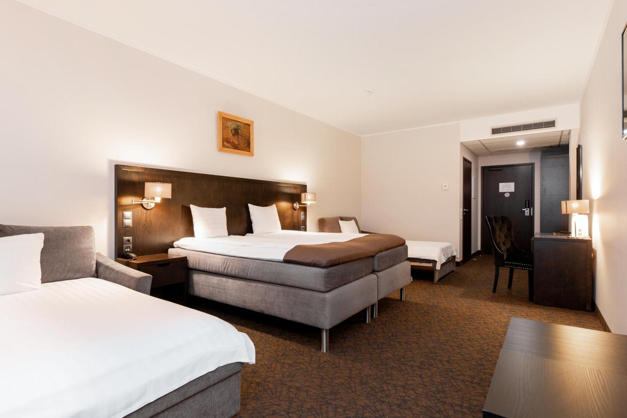 Adoryal Hotell ทาลลินน์ ภายนอก รูปภาพ