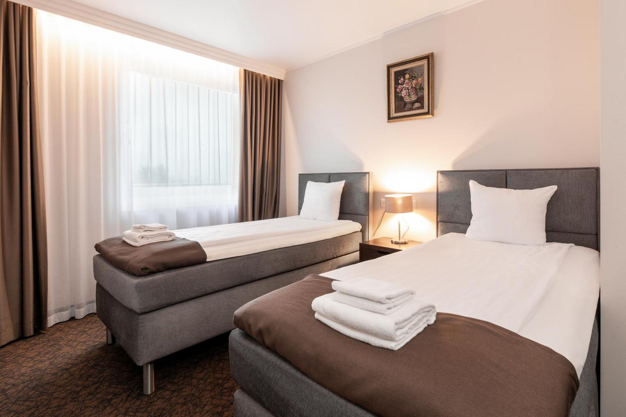Adoryal Hotell ทาลลินน์ ภายนอก รูปภาพ