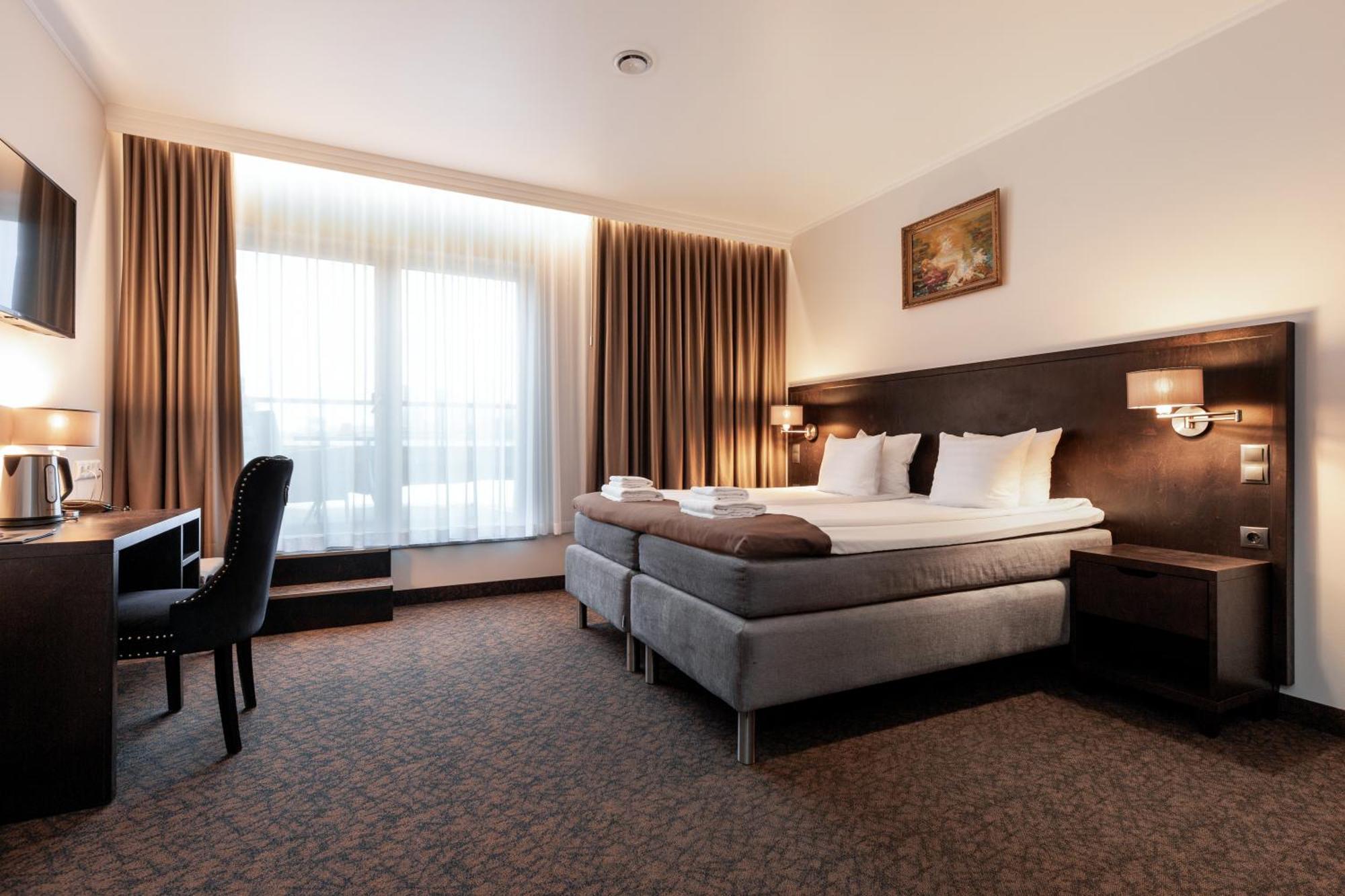 Adoryal Hotell ทาลลินน์ ภายนอก รูปภาพ