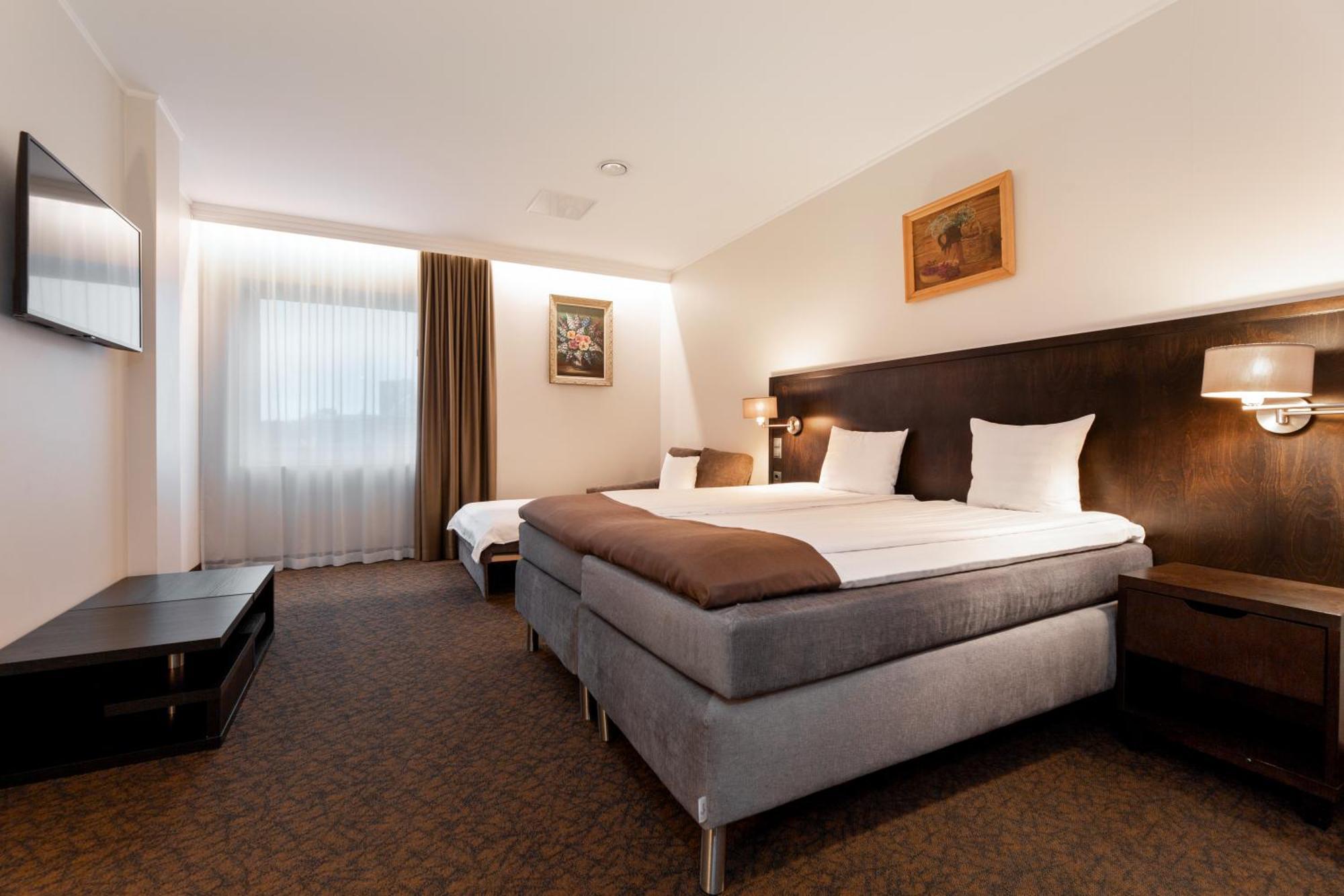 Adoryal Hotell ทาลลินน์ ภายนอก รูปภาพ